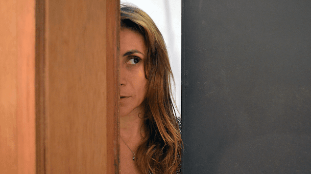 Resenha: “Nora e a Porta” – O Grito que Ainda Ecoa