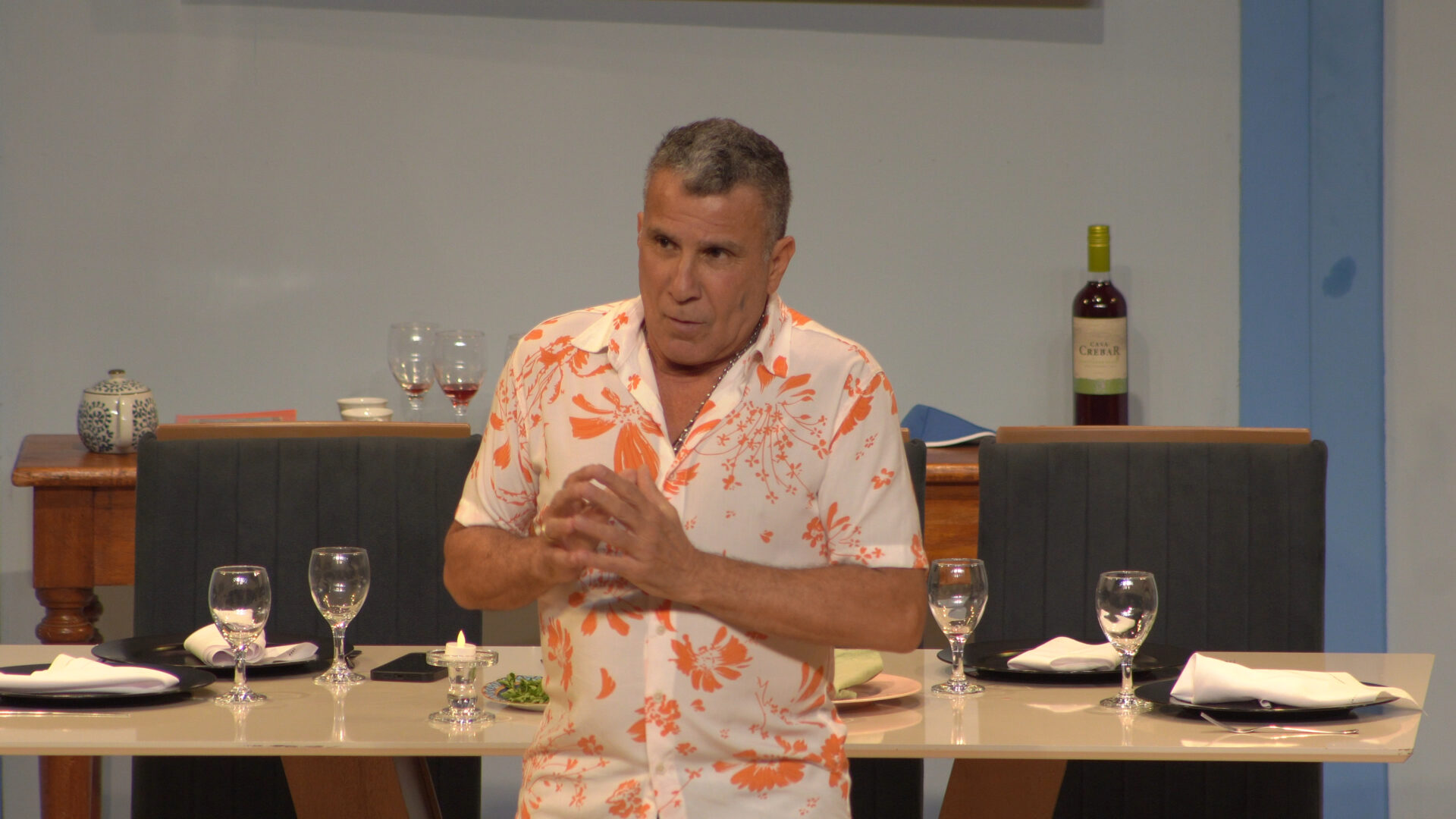 ALUGA-SE UM NAMORADO