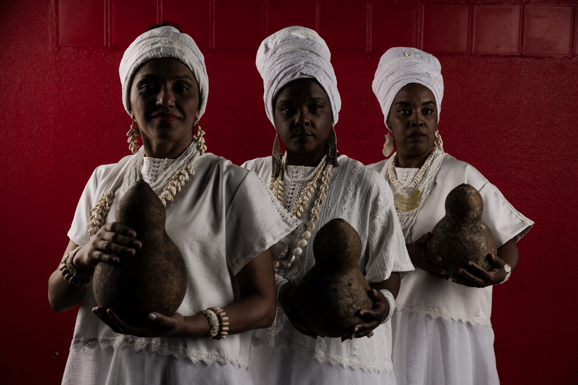 A BOCA QUE TUDO COME TEM FOME (DO CÁRCERE ÀS RUAS)