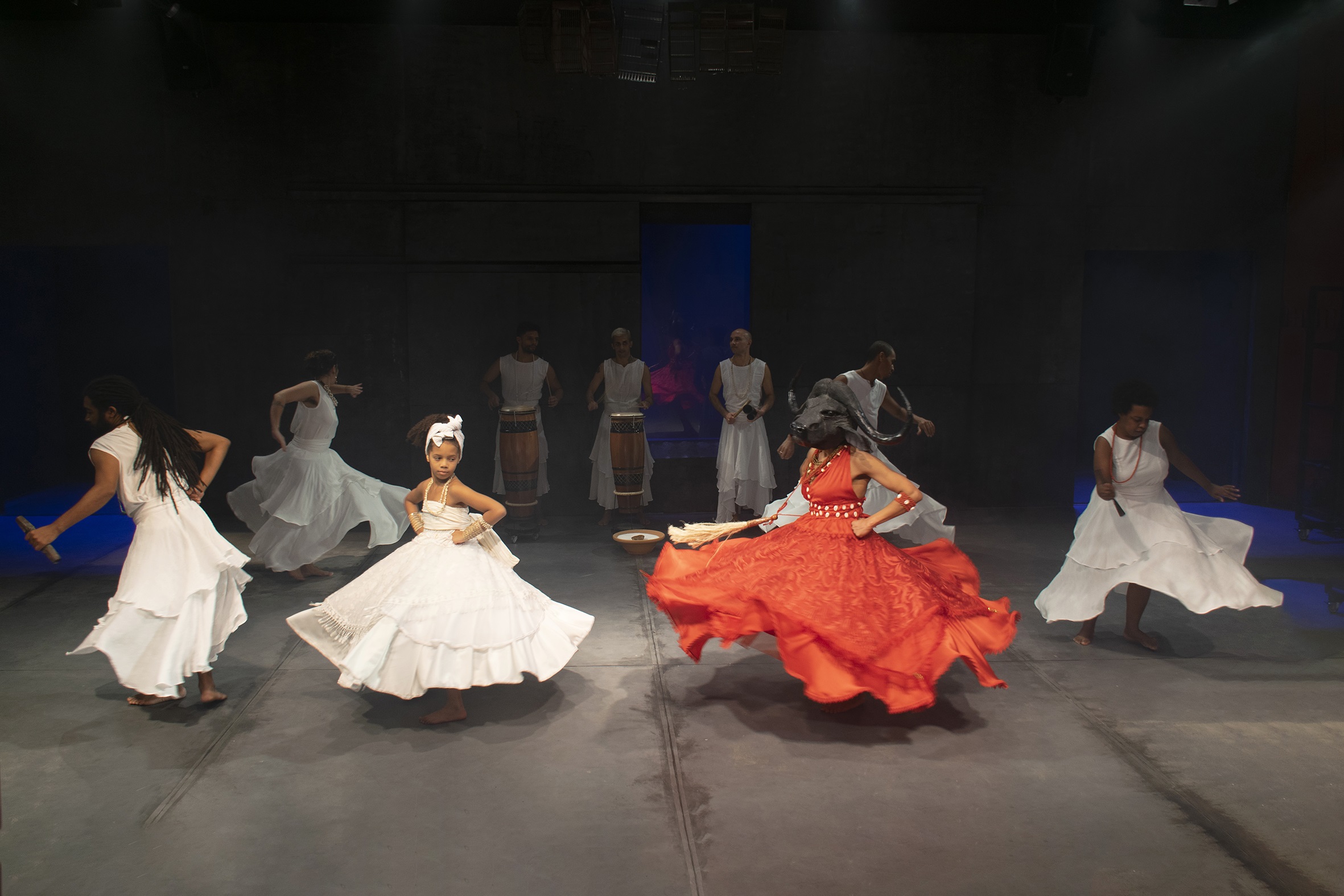 CÁRCERE OU PORQUE AS MULHERES VIRAM BÚFALOS