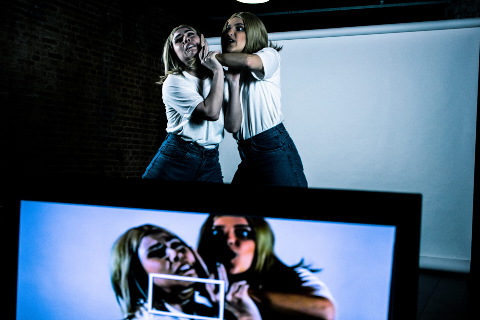 A GENTE TE LIGA, LAURA