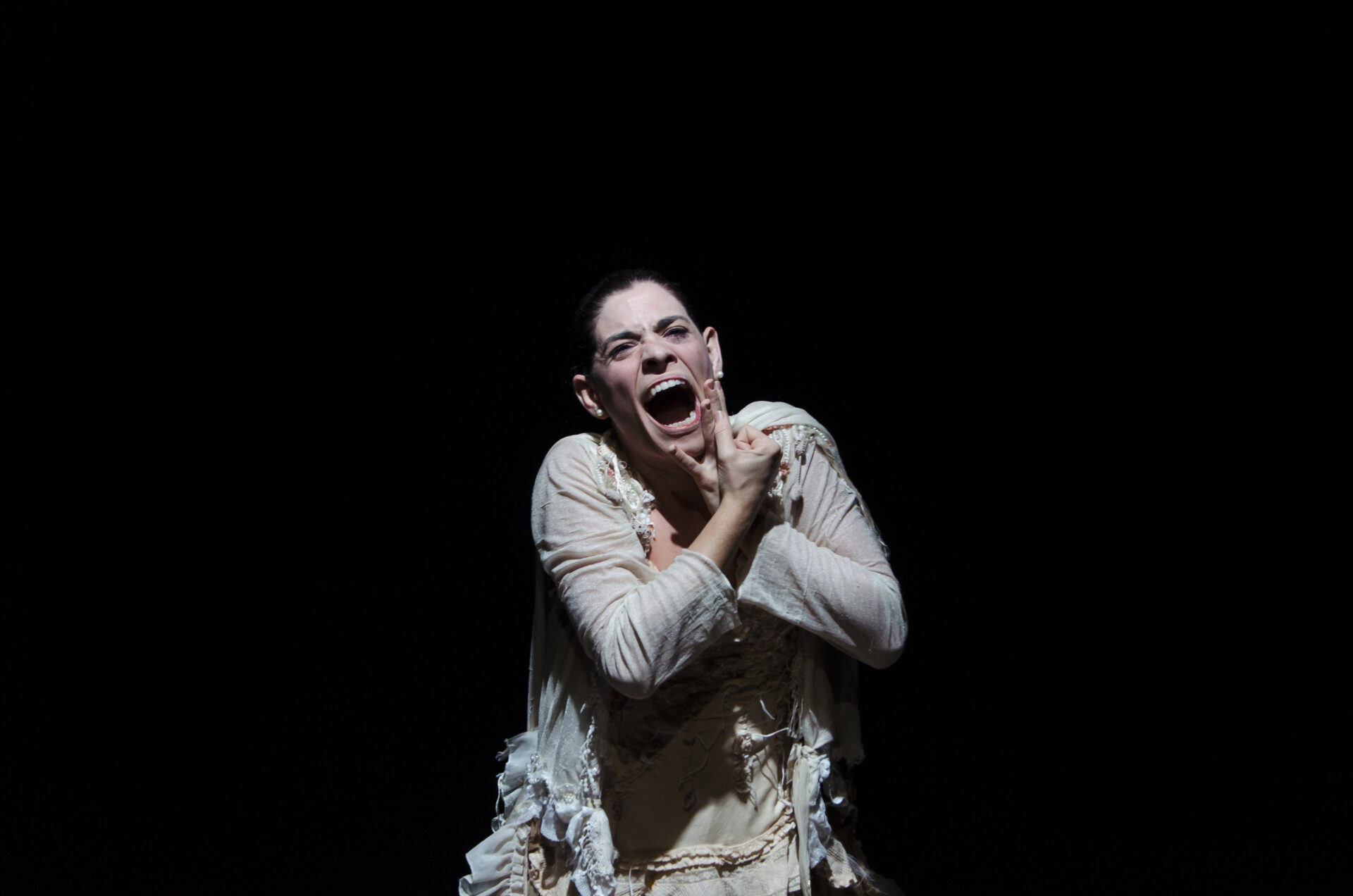 COMO TODOS OS ATOS HUMANOS