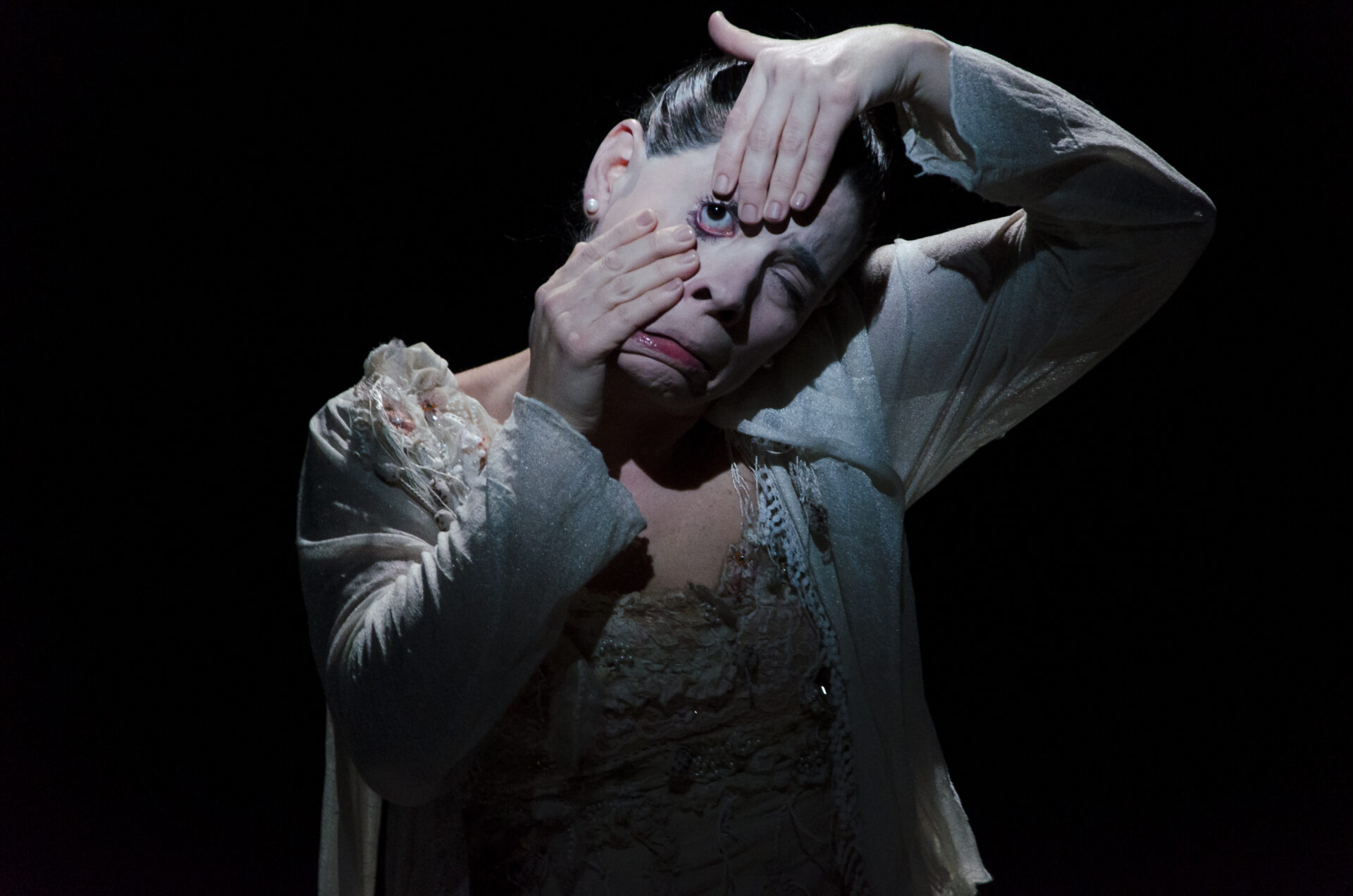 COMO TODOS OS ATOS HUMANOS