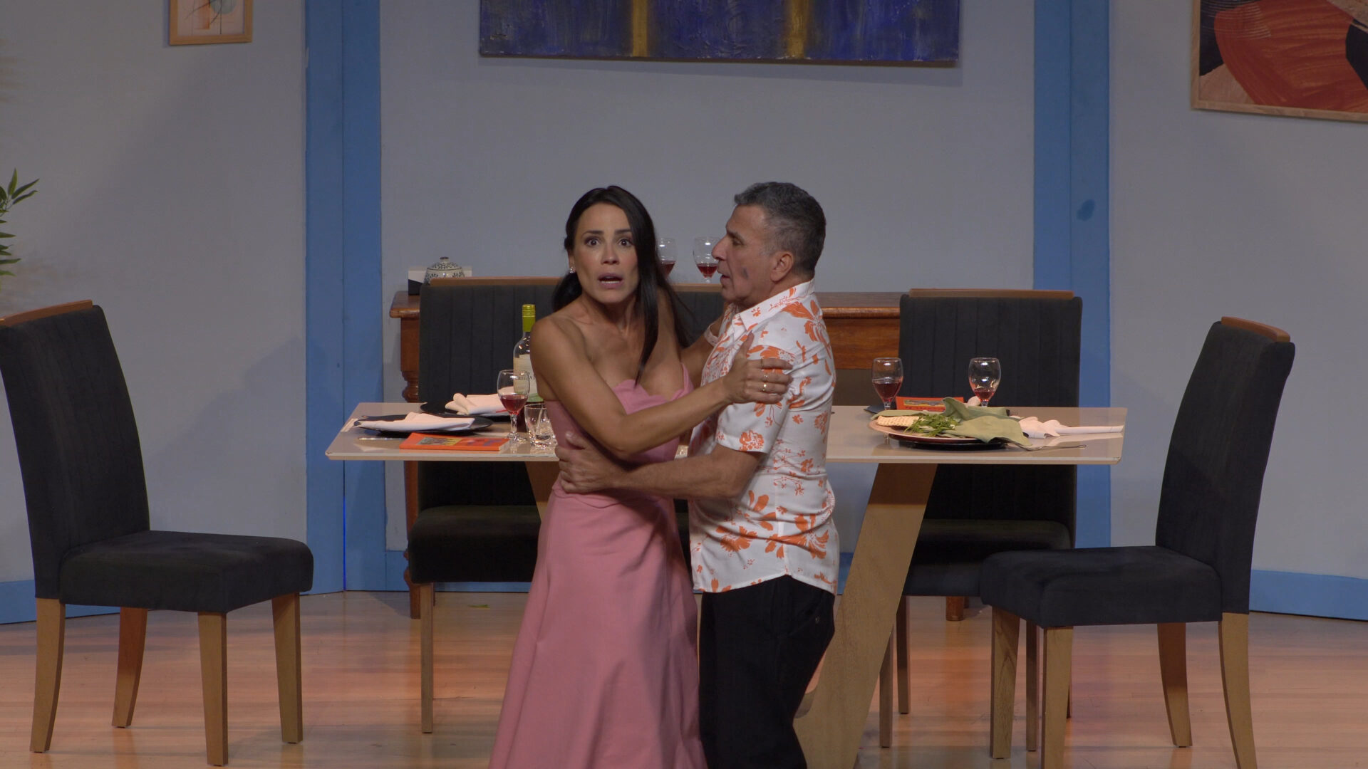 ALUGA-SE UM NAMORADO