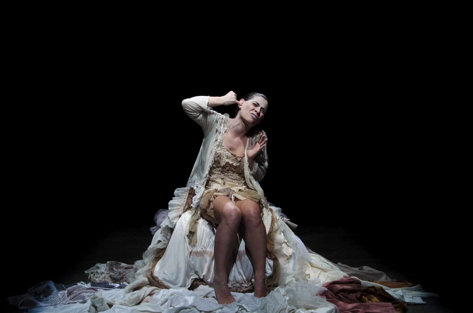 COMO TODOS OS ATOS HUMANOS