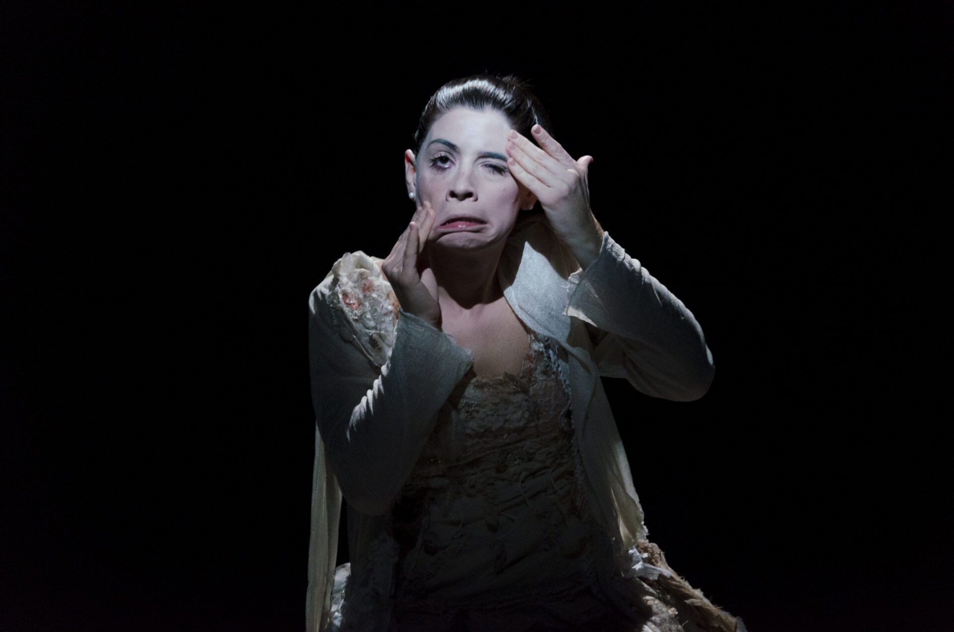 COMO TODOS OS ATOS HUMANOS