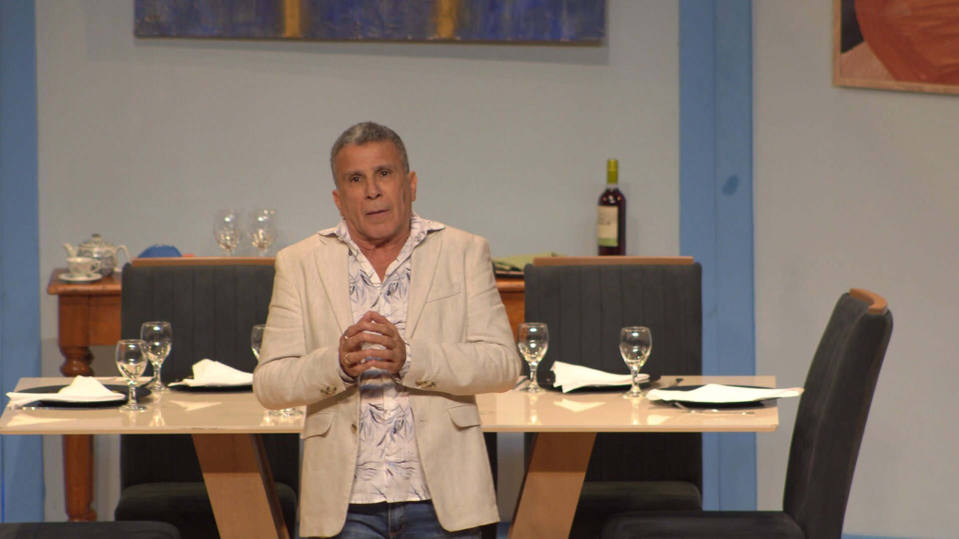 ALUGA-SE UM NAMORADO