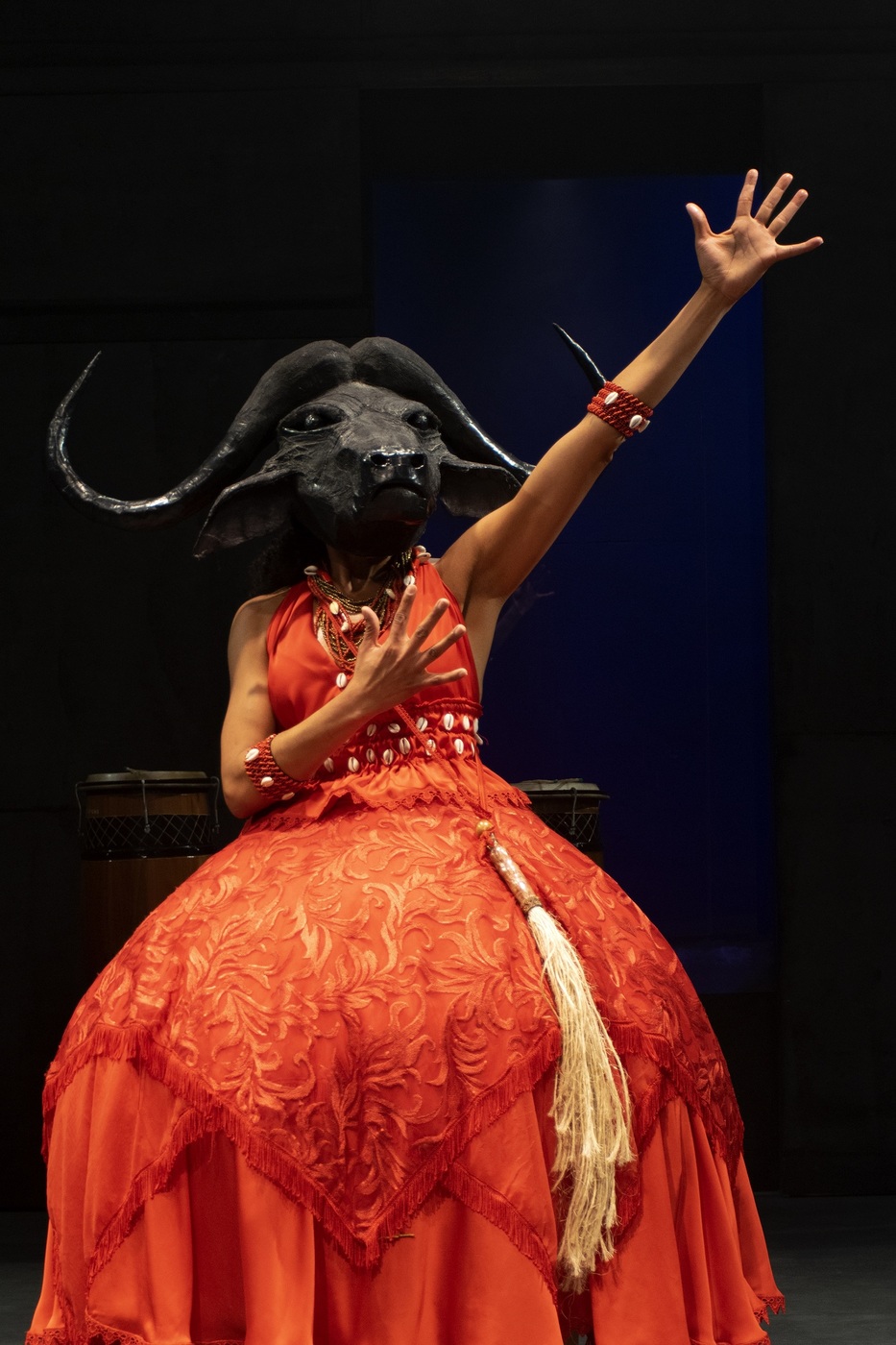 CÁRCERE OU PORQUE AS MULHERES VIRAM BÚFALOS