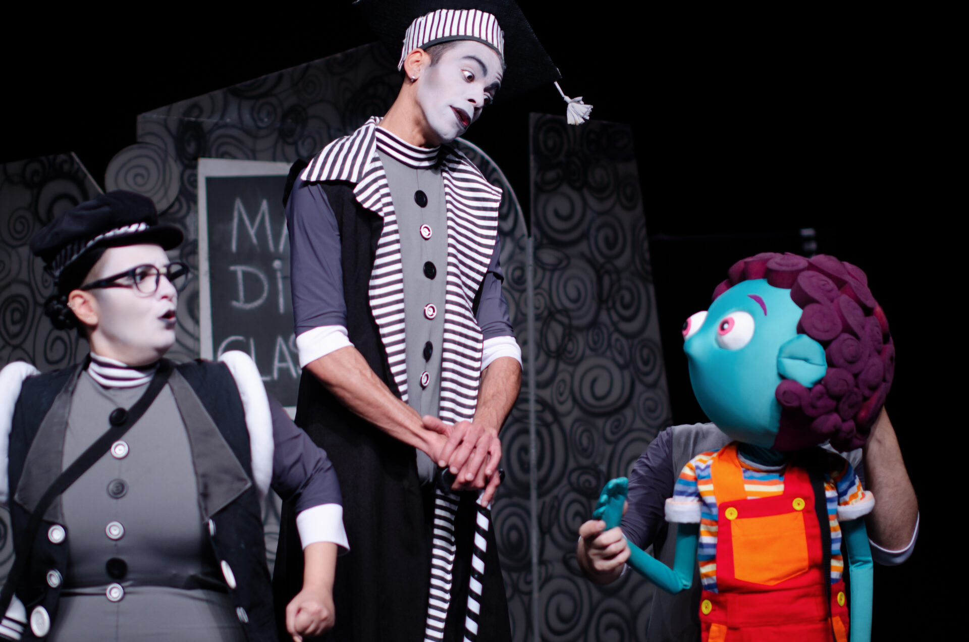 O MENINO DE LUGAR NENHUM